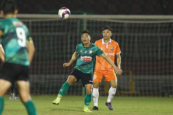 CLB TP.HCM thua trắng đội mới lên hạng trong trận ra mắt HLV Polking - 5