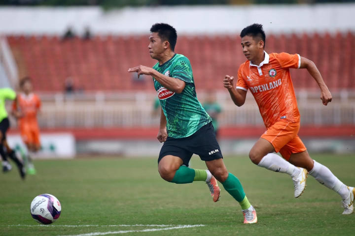 CLB TP.HCM thua trắng đội mới lên hạng trong trận ra mắt HLV Polking - 6