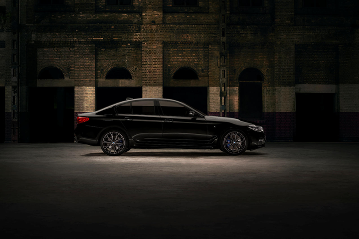 BMW 5 series phiên bản Dark Shadow Edition siêu 'ngầu' - 4