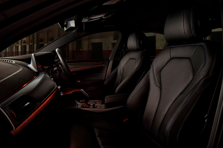 BMW 5 series phiên bản Dark Shadow Edition siêu 'ngầu' - 7