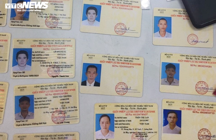 Kẻ chuyên làm giả giấy phép lái xe bị Cảnh sát 911 Đà Nẵng bắt giữ - 2