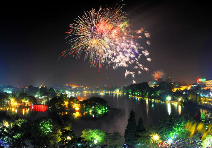 Tết Dương lịch 2021, xem bắn pháo hoa và đếm ngược ở đâu? - 1