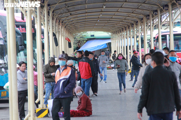 Ảnh: Bến xe khách ở Hà Nội đìu hiu ngày cuối năm - 3