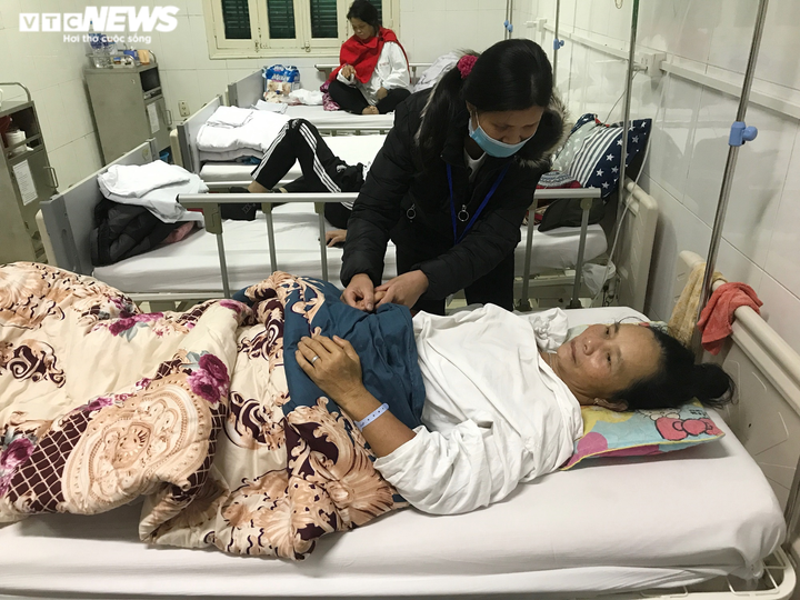 Xót xa hoàn cảnh người phụ nữ phải cầm cố nhà lấy tiền chữa bệnh cho mẹ chồng - 1