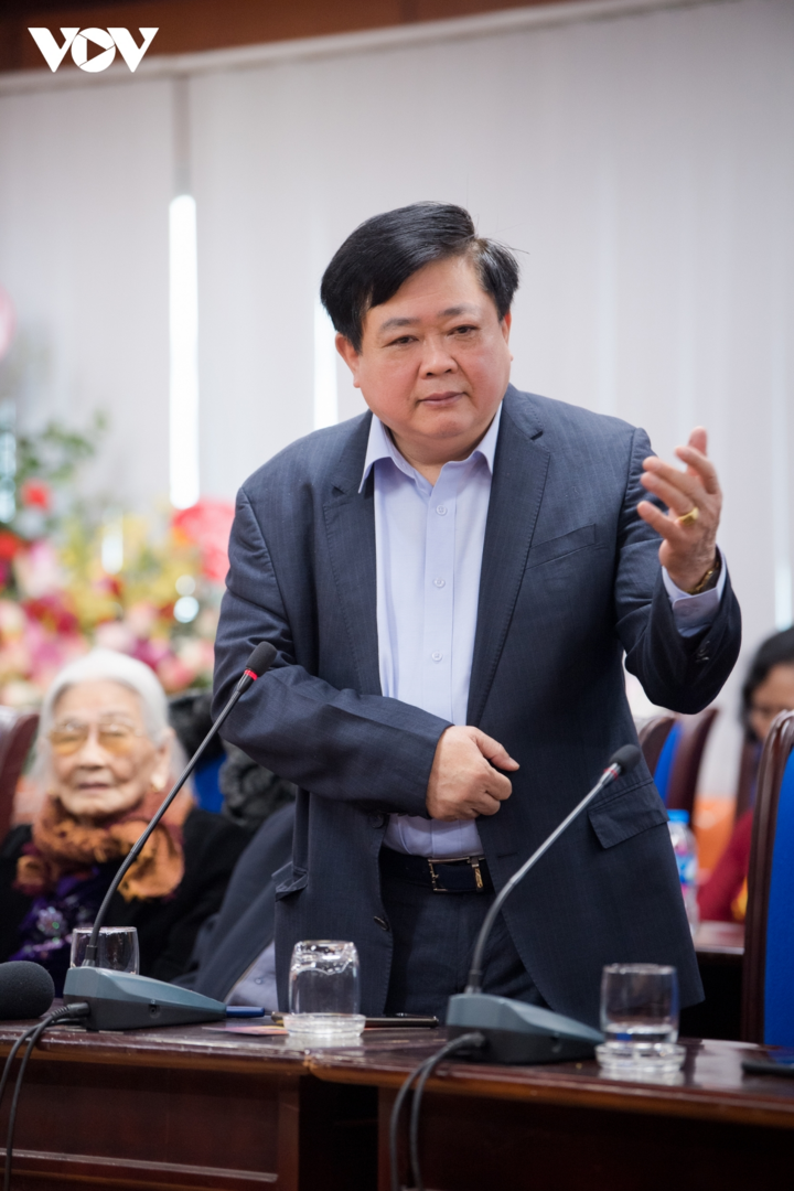 PGS.TS Nguyễn Thế Kỷ ra mắt tiểu thuyết 'Hừng đông' - 3