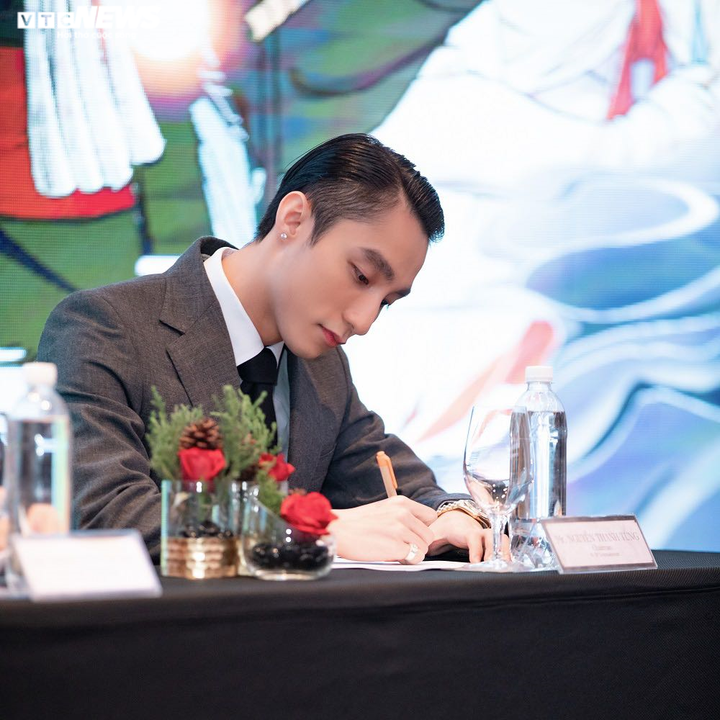 Sơn Tùng M-TP chuyển thể MV ca khúc ý nghĩa nhất cuộc đời thành truyện tranh - 1