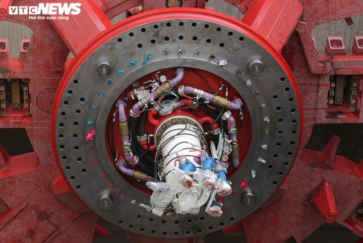 Cận cảnh lắp ráp máy khoan 850 tấn đào hầm đường sắt Nhổn - ga Hà Nội - 5