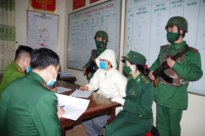 Triệt phá đường dây vận chuyển 13kg ma tuý xuyên quốc gia - 2