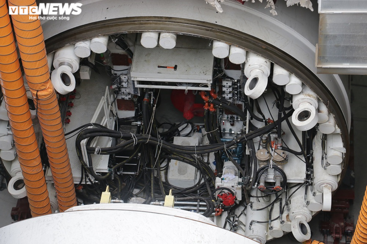 Cận cảnh lắp ráp máy khoan 850 tấn đào hầm đường sắt Nhổn - ga Hà Nội - 8