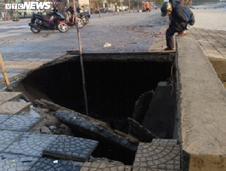 Bãi biển bị sóng nuốt chửng, Đà Nẵng cảnh báo nguy hiểm - 7