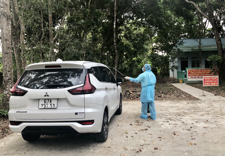 Xác định thêm 3 người nhập cảnh trái phép cùng BN1440, 2 người về TP.HCM - 1