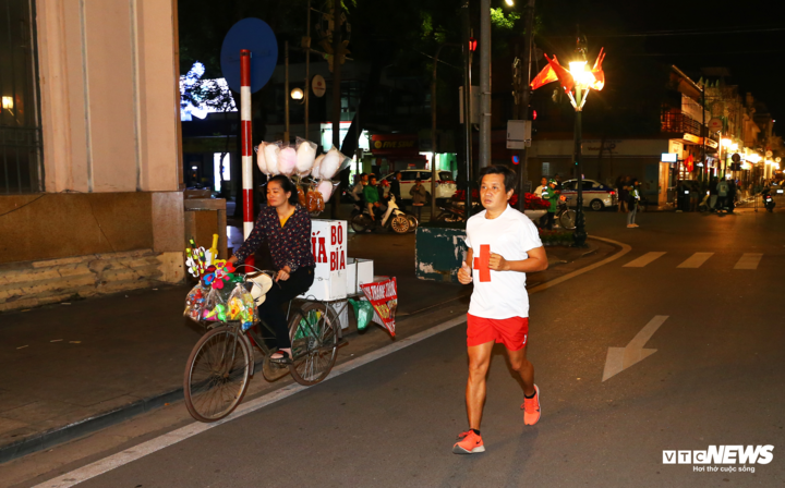 Ông Đoàn Ngọc Hải đăng ký chạy 42km ở giải Tiền Phong Marathon 2021 - 1