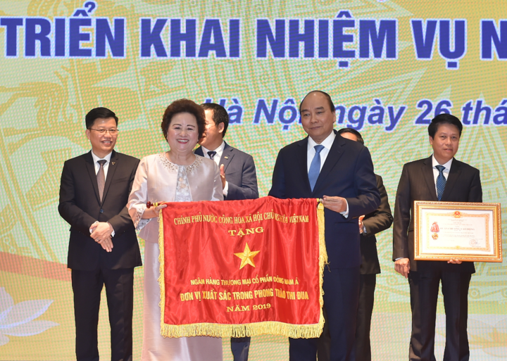 SeABank vinh dự đón nhận cờ thi đua của chính phủ - 1