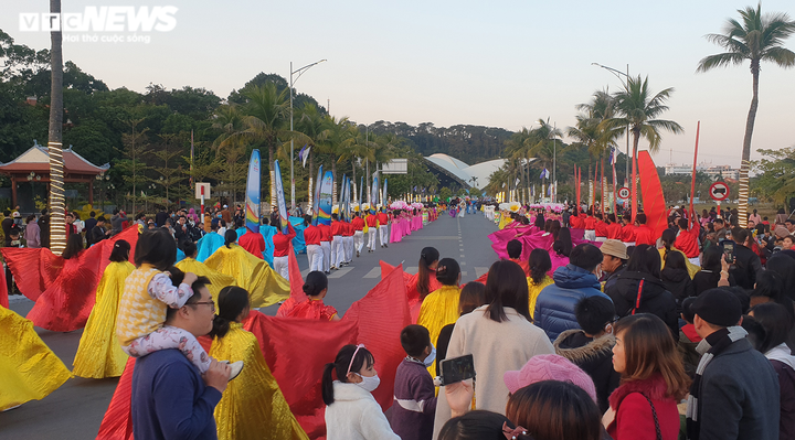 Mãn nhãn Carnaval mùa đông lần đầu tiên tổ chức ở Hạ Long - 12