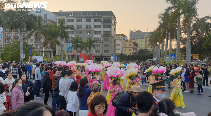 Mãn nhãn Carnaval mùa đông lần đầu tiên tổ chức ở Hạ Long - 13