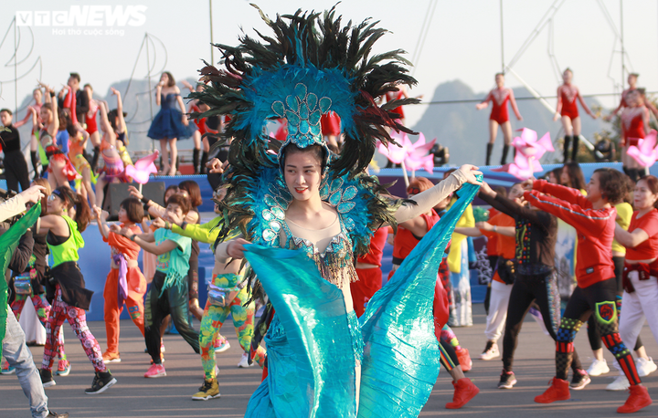 Mãn nhãn Carnaval mùa đông lần đầu tiên tổ chức ở Hạ Long - 3