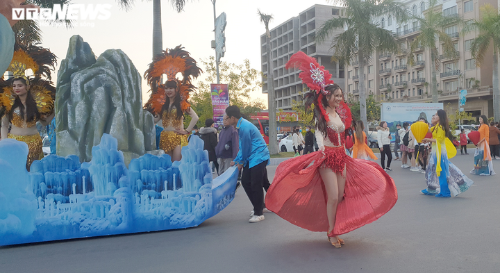 Mãn nhãn Carnaval mùa đông lần đầu tiên tổ chức ở Hạ Long - 5