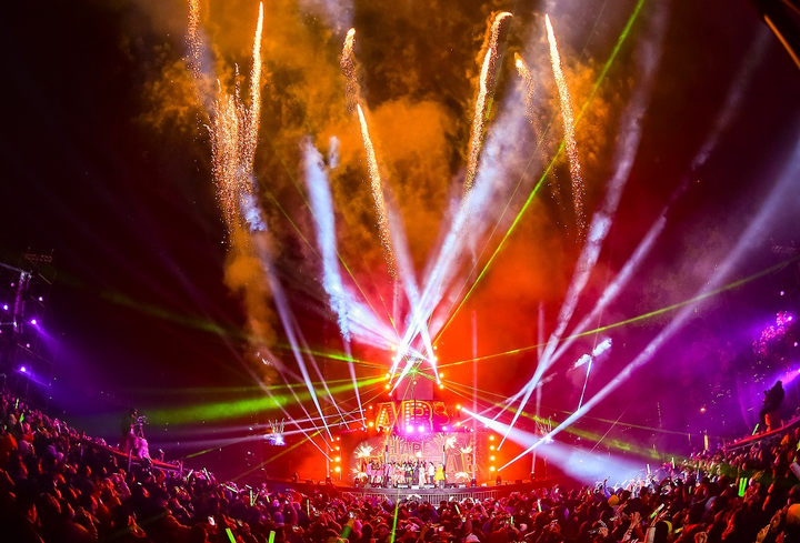 Gần 20.000 cư dân Ecopark mãn nhãn cùng đại tiệc countdown hoành tráng - 1