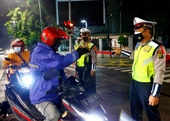 Ảnh: Giao thừa vắng tanh trên toàn thế giới - 6