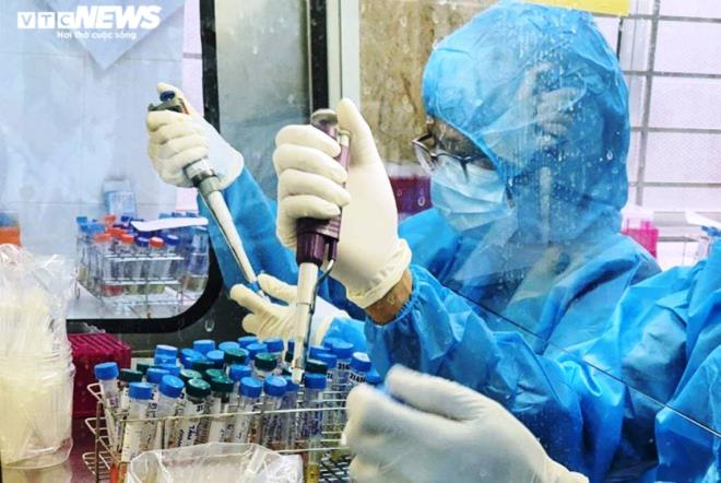 Việt Nam ghi nhận bệnh nhân đầu tiên nhiễm biến thể mới của virus SARS-CoV-2 - 1