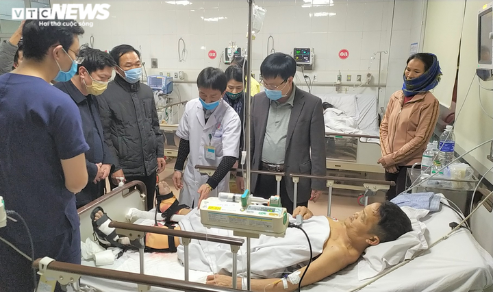 Rơi thang tời, 11 công nhân thương vong: Lãnh đạo Nghệ An chỉ đạo 'nóng' - 1