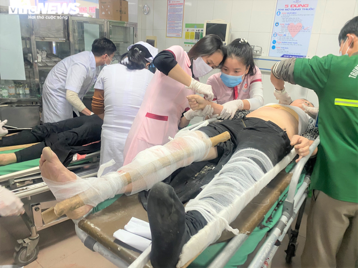 Sức khỏe các nạn nhân vụ rơi thang tời, 11 công nhân thương vong ở Nghệ An - 6
