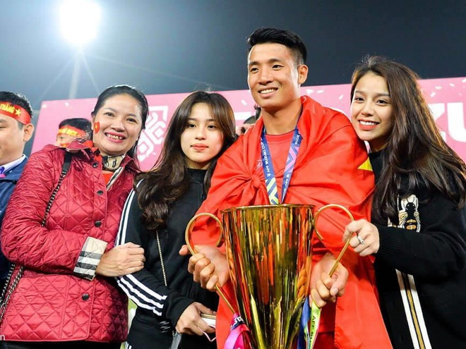 Hành trình từ yêu đến cưới của Bùi Tiến Dũng và vợ - 4