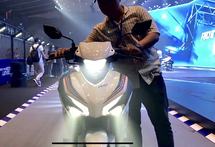 Exciter 155 VVA gây 'siêu bão' càn quét các mạng xã hội Việt Nam và Đông Nam Á - 6