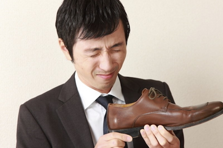 Mẹo khử mùi hôi chân do mang giày, tất thường xuyên mùa rét - 2