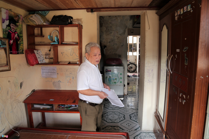 Ảnh: Cuộc sống của 7 hộ dân trong chung cư chờ sập ở TP Vinh - 6