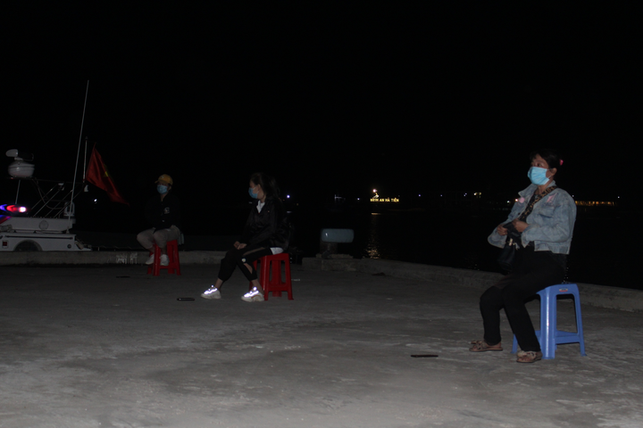 Phát hiện 4 phụ nữ chi 350 USD để nhập cảnh trái phép - 1