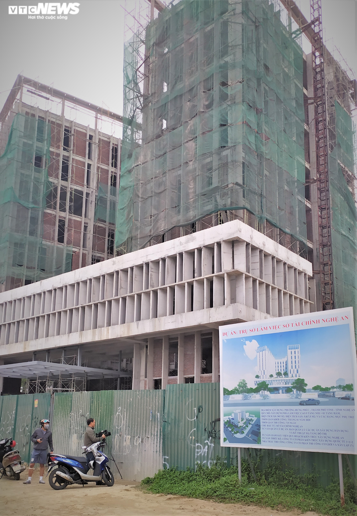 Rơi thang tời công trình xây dựng Sở Tài chính Nghệ An: Thêm 2 người thiệt mạng - 2