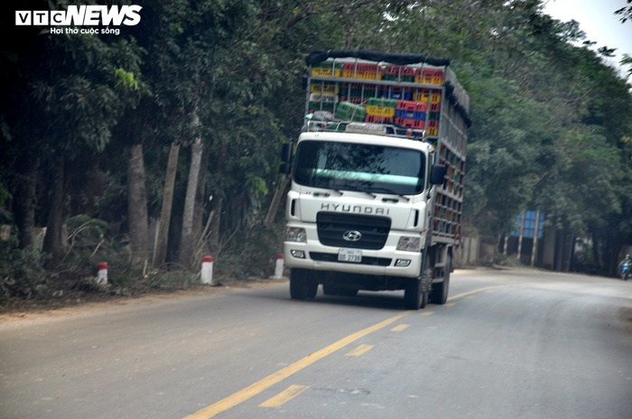 Đoàn xe tải cơi nới thành thùng tung hoành ở Thanh Hóa khiến dân sợ hãi - 11