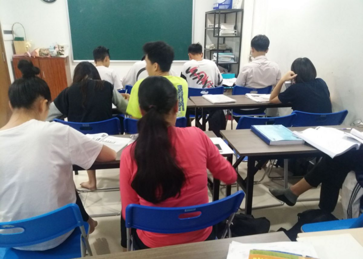 Đừng vội lên án khi chính tham vọng của phụ huynh đang tiếp tay cho dạy thêm - 1