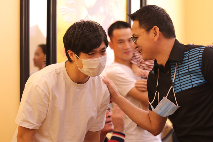 Kiatisak mơ vô địch hộ bầu Đức: HAGL phải biết tự ái - 2