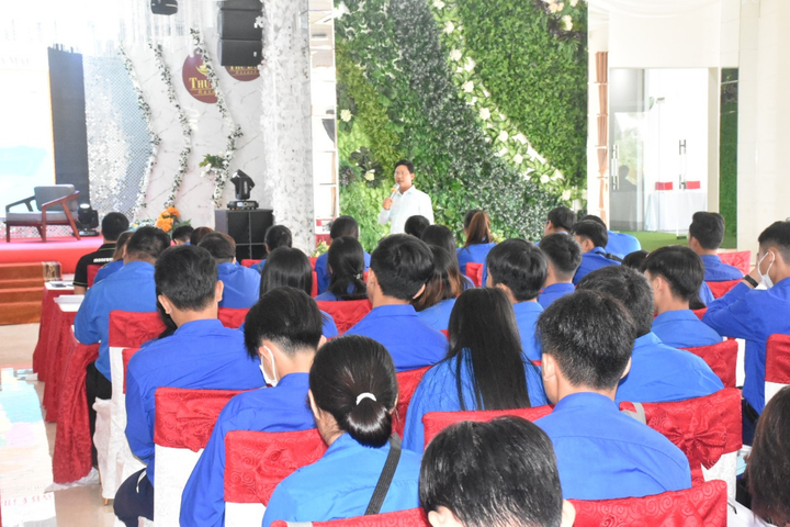 Đẩy mạnh triển khai các chương trình thanh niên ứng phó BĐKH, bảo vệ môi trường - 1