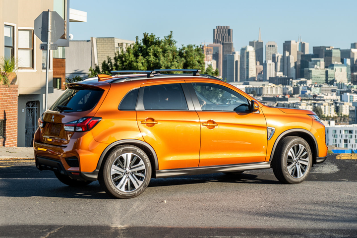 Mitsubishi công bố giá Outlander Sport 2021 - 4