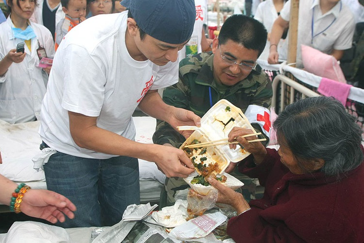 60 tuổi, vì sao Lưu Đức Hoa vẫn là Thiên vương Hong Kong? - 3