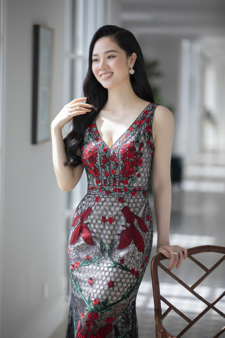 Vẻ đẹp căng tràn, quyến rũ của Hoa hậu Mai Phương ở tuổi U40 - 11
