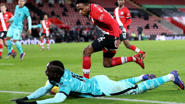 HLV Jurgen Klopp: 'Man Utd hưởng quá nhiều phạt đền so với Liverpool' - 2