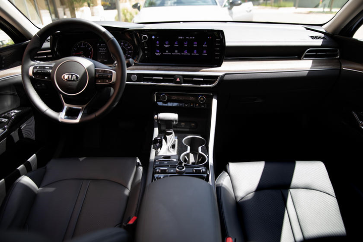 Kia K5 2021 và Honda Accord 2021: Nhà vô địch hạng sang, giá 'mềm'? - 4