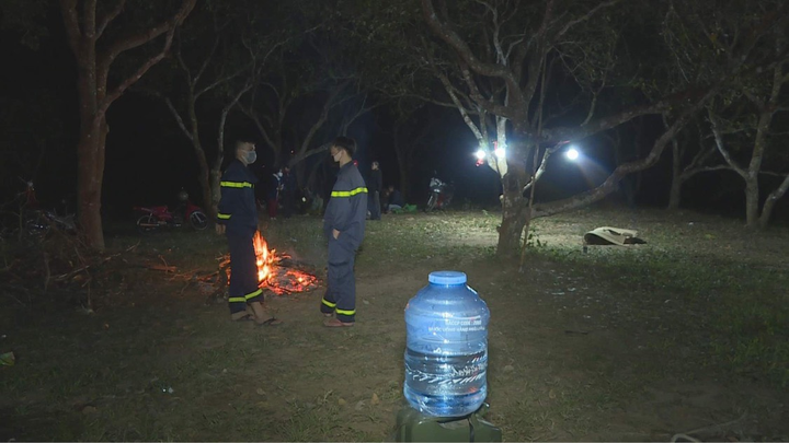 Huy động 100 lượt cán bộ tìm thi thể người phụ nữ nhảy cầu tự tử ở Đắk Lắk - 1