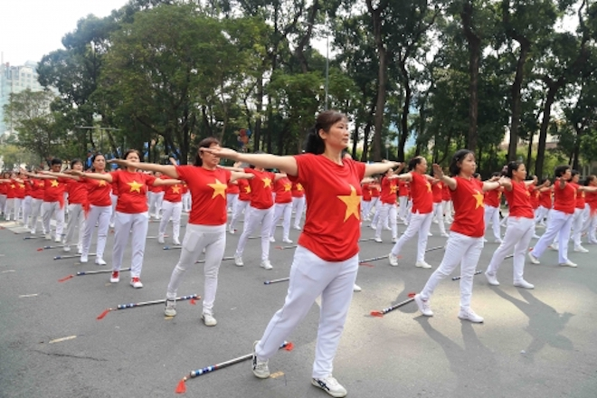 Tuổi thọ trung bình của người Việt năm 2020 là 73,7 tuổi - 1