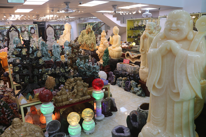 Lý giải sức hút từ thương hiệu Đá quý Mừng Chám - 3