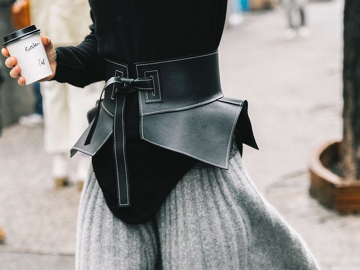 5 mốt thời trang của năm 2020 sẽ biến mất trong năm 2021 - 4