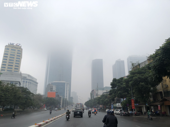 Rét và sương mù bao phủ miền Bắc vào sáng sớm - 1