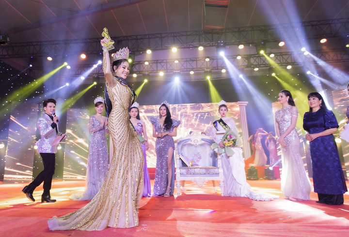 Bùi Kim Thảo đăng quang Nét đẹp công sở 2020 - 1