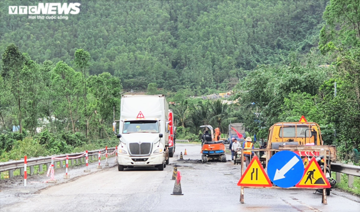 Ma trận ‘ổ voi’, ‘ổ gà’ trên tuyến đường tránh Nam Hải Vân - Túy Loan - 8