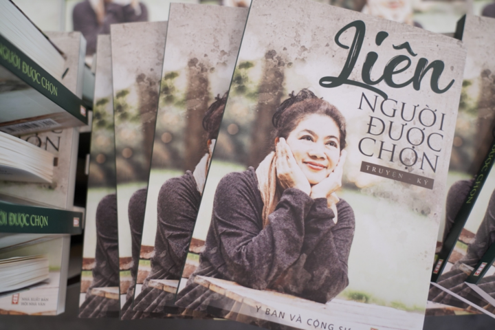 Ra mắt sách 'Liên – Người được chọn' - 1