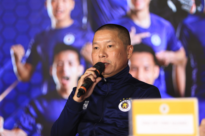 HLV Chu Đình Nghiêm: 'HAGL có Kiatisak, Hà Nội FC khó đá hơn nhiều' - 1